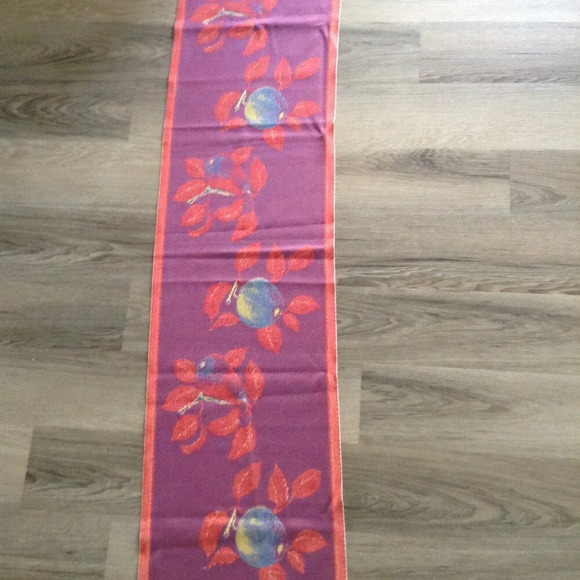 VINTAGE Circa: 1980's; Set of 4 napkins, placemats, 1 runner. Made in Italy - Picture 9 of 9